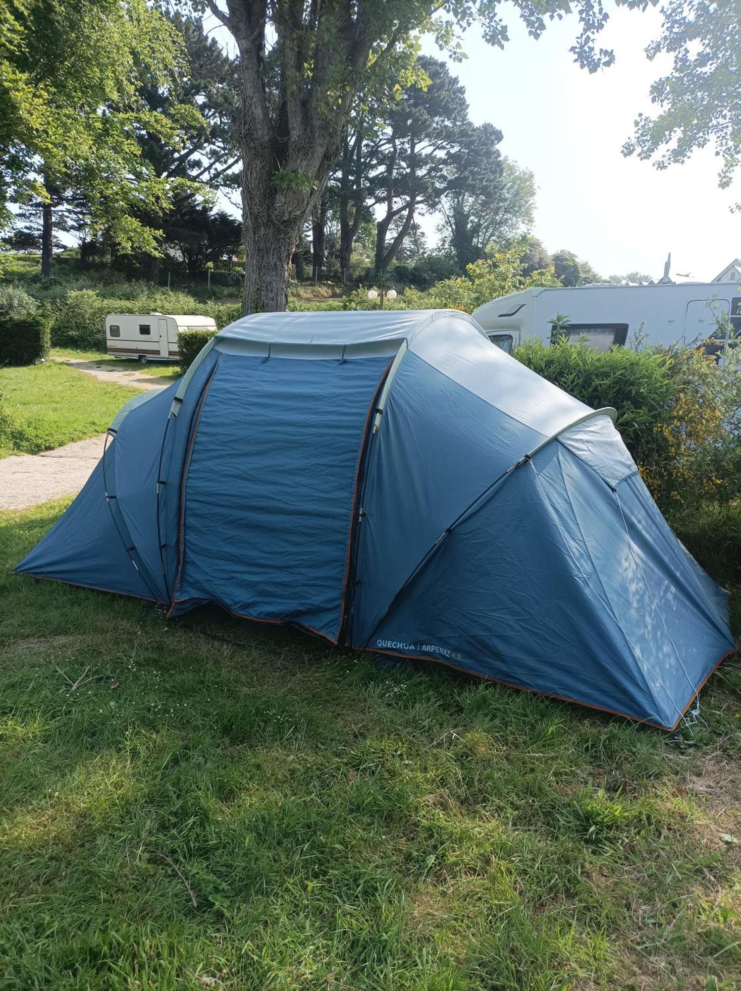 Les Hortensias Grande Tente Familiale Deux Chambres Et Sejour Vue Mer Sur Camping Nature Plestin-les-Grèves الغرفة الصورة